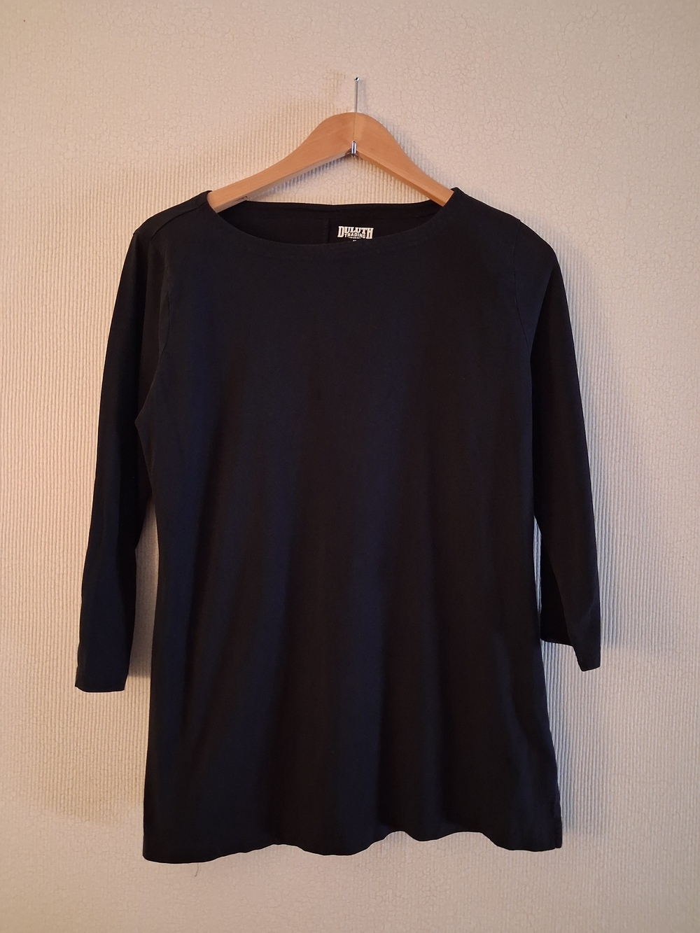 Duluth Trading Co Black Lightweight Longtail Tee